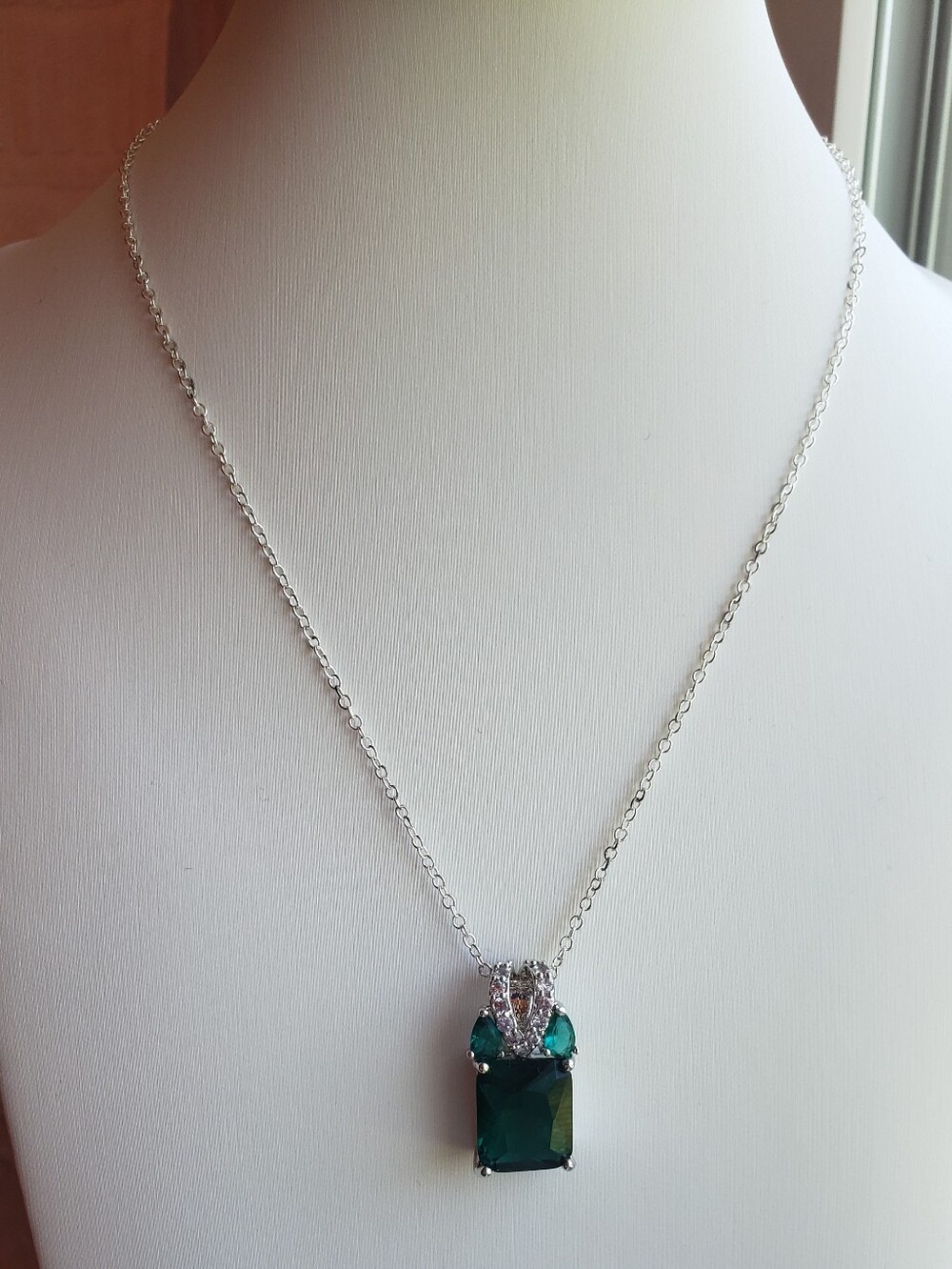 NEW Sterling Stamp Emerald-Cut & Teardrop Stones--Perfect Emerald Green Necklace